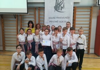 4a – „PASAULIO TAUTŲ ŠOKIŲ FESTIVALYJE“