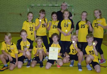 TARPMOKYKLINĖSE PRADINIŲ KLASIŲ MOKINIŲ KVADRATO VARŽYBOSE LAIMĖTA I-OJI VIETA