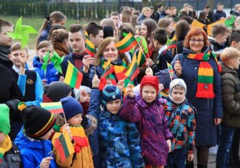 MOKYKLOS BENDRUOMENĖ ŠVENTĖ NEPRIKLAUSOMYBĖS ATKŪRIMO TRISDEŠIMTMETĮ
