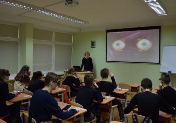Taikant saugumo priemones rugsėjį mokiniai mokysis klasėse