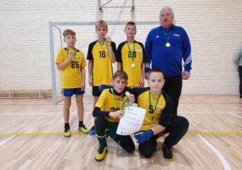 IŠKOVOTA II-OJI VIETA ZONINĖSE BERNIUKŲ FUTBOLO VARŽYBOSE